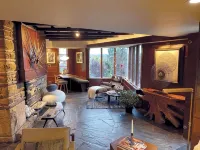 Nationally Registered Usonian Cottage at Lynn Hall by FLW's Fallingwater Builder - Wifi
