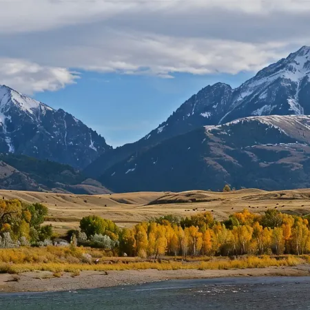 Summer & Winter Paradise, Stunning Mountain Views & Close To Yellowstone Park!