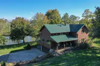 Scenic Stillwater Retreat in rural KY Horse Country, WiFi/AC, Fishing/Canoeing - Wifi