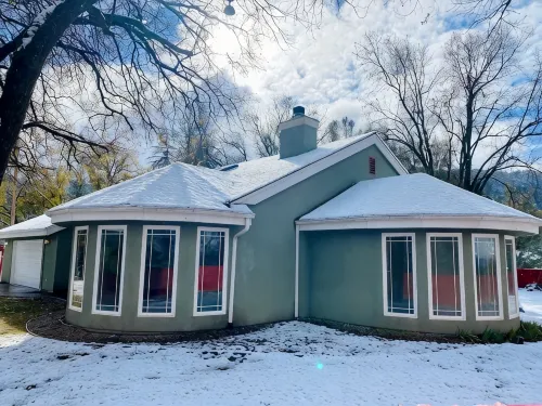 Mountain Escape Near Yosemite South Gate, Hot Tub, Views, Games & Pet Friendly!