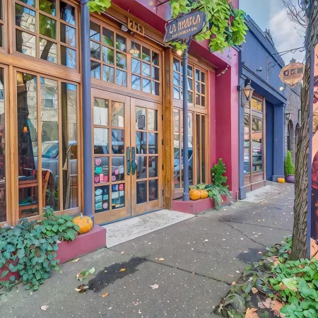 Incredible Luxury Loft in Historic Downtown McMinnville