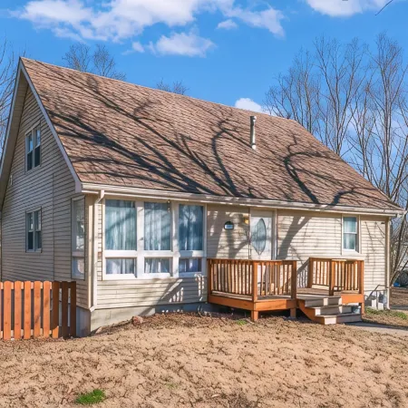 Spacious 3 Bedroom Home in Baldwin City, Great for Families & Friends!