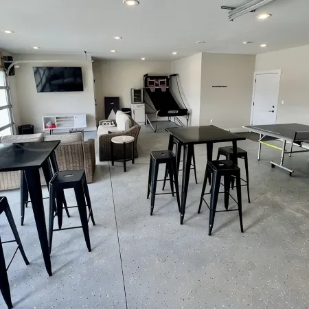 Modern Lake Cottage - Amazing Views - 6 Bed/6 Bath - Boat Launch