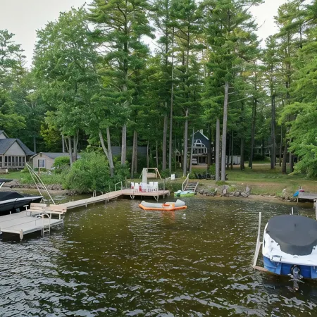LARGE Waterfront Sandy Bottom Lake House on Brandy/Long Lake