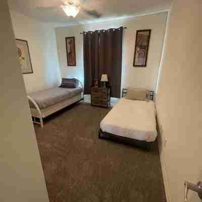 River Close, Newer Home! Great Neighborhood Minutes from Laughlin! Close to All! Rooms