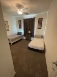 River Close, Newer Home! Great Neighborhood Minutes from Laughlin! Close to All!