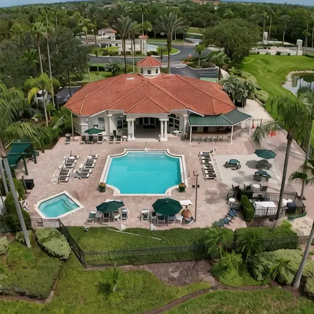 Magnificent Lake View - Spacious 5-bdrm Pool Home - Close to Disney