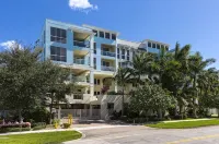 Hemingway Coast to CoastIntracoastal Water View!  2 Blocks to Beach &Pickleball
