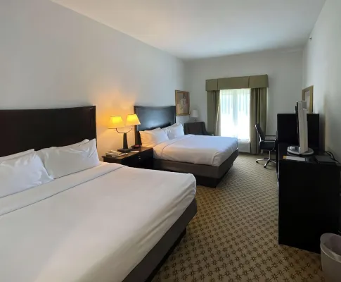 Holiday Inn Express Hotel & Suites Chestertown