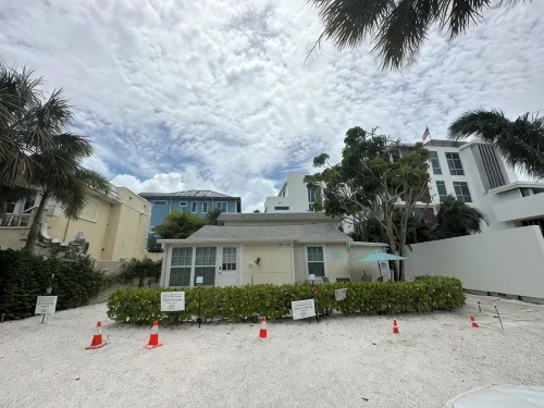 Walk to Siesta Key Beach & Village – Cozy 2Br , 1BA First Floor - Villaer