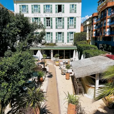 Hôtel de Londres Hotels near Rock beach