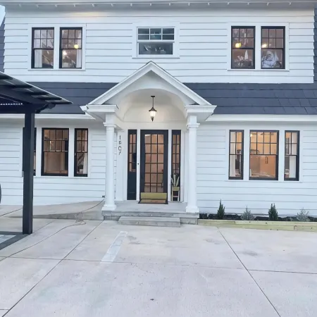 Renovated Dutch Colonial Home in Ocala ❤️ + Pet Friendly