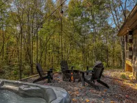 Rustic Log Cabin Retreat, Hot Tub + Firepit Hotels in Cherry Log