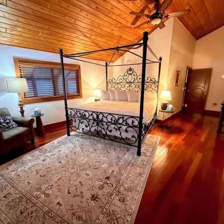 Designer Vail Chalet · Sleeps 12 · Hot Tub & Views