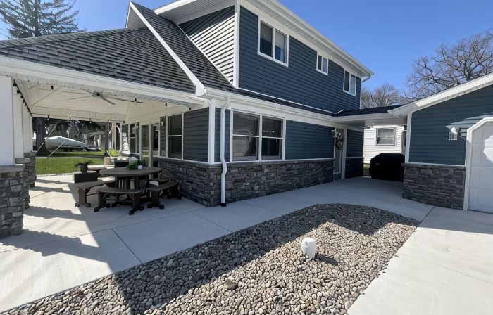 Lake view house with private pier lake access