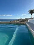 Private 3 bed 3 bath home with it's own pool and amazing ocean views. - فلل