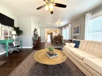 Spacious Vintage Gem - Big Yard - Close to Downtown & Schreiner - Dogs Welcome! - 4つ星