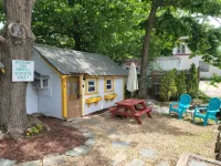 Weirs Beach Motel & Cottages