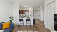Charming 1-bd apartment in Frisco with Fitness Room, Work Space & Swimming Pool - 방갈로