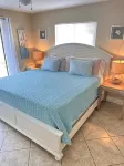 GEM! 3 BR BEACH HOUSE w/ HEATED POOL, short ride to the beach! - 비치