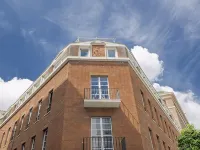 Hotel Royal Bissolati Hotels near San Silvestro in Capite