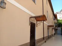 Nadezhda Living Quarters - 民宿