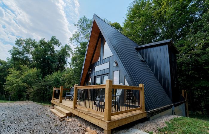 Tranquil retreat nestled in the breathtaking landscape of Hocking Hills.