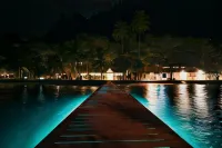 Sangat Island Dive Resort - Beach