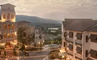 Toscana Valley Town Square Suites - Bergblick