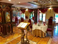 Ambassador Hotel - พร้อมอาหารเช้า