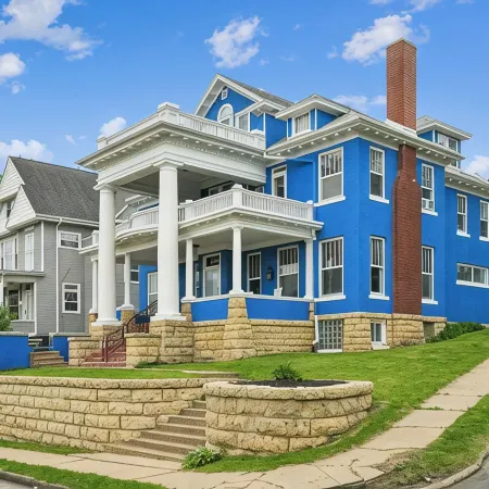 Spacious 7-bedroom house- unique history, modern comforts and incredible views