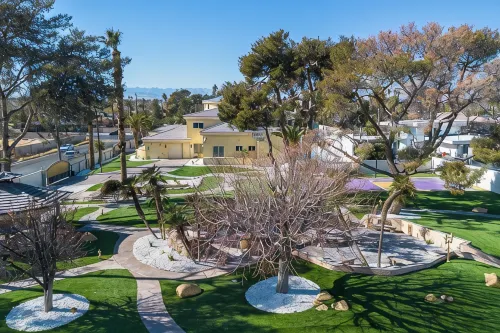 15,000 sqft Mansion 5 min from strip! 1.5 acre compound. - Villas