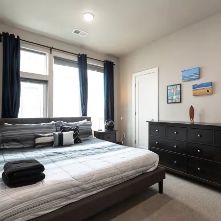 Modern Townhome w/ Rooftop Patio in RiNo/ Five Points, Denver
