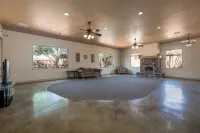 Desert Family Retreat •Red Rock Views•Dark Skies• Pool•Hot Tub• 35 Min to Zion•