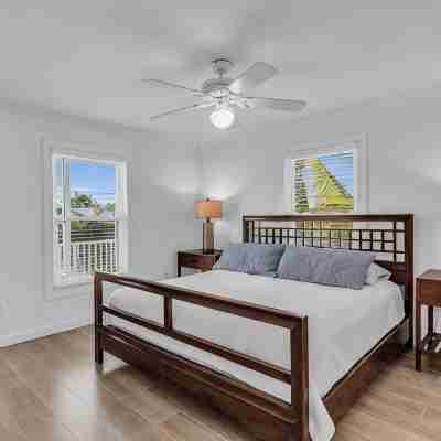 House in Islamorada, in exclusive Venetian Shores. Rooms