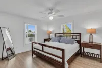 House in Islamorada, in exclusive Venetian Shores. - Homestays