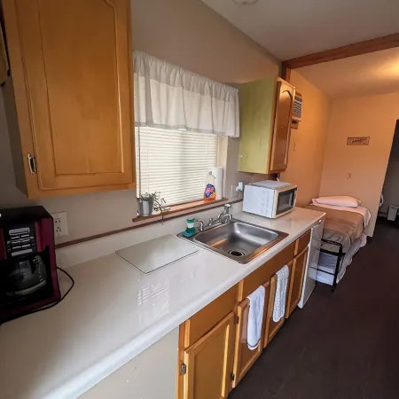 Cabin on main. Walking distance to all attractions