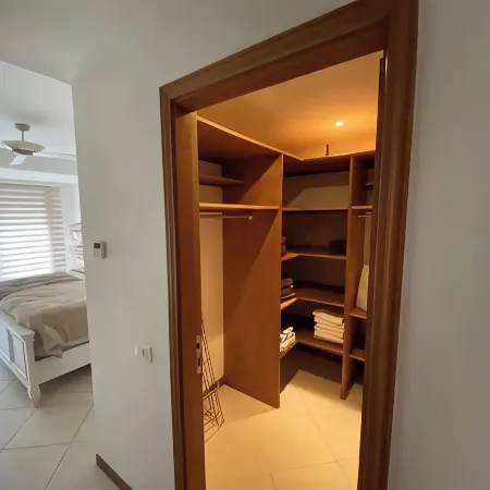 Walking distance to everything on Simpson bay area Restaurants, Beach, Nite Life