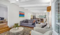 Gorgeous Beach House - End of Summer Deals! - 3-Star