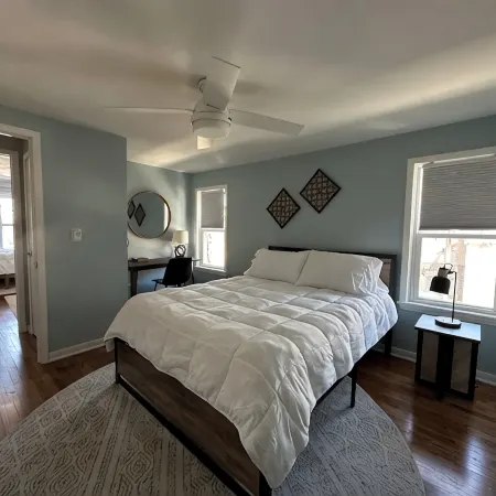 Cozy apartment right in Downtown Downers Grove