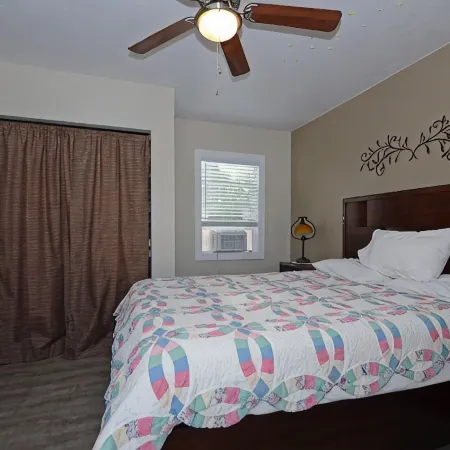 1930s General Store - walkable to downtown, pet-friendly, Home is all for YOU!