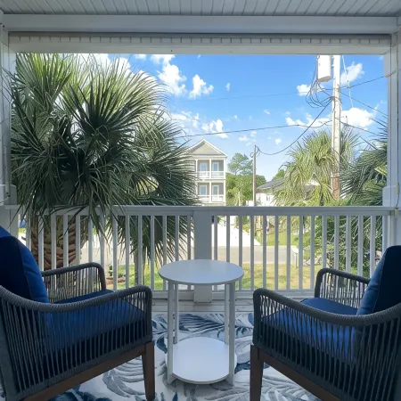Shell Yeah! Surfside 5Br - New Heated Saltwater Pool - Sleeps 15+- Walk to Beach