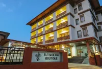 Eutsholing Boutique Hotel - Parvekkeita