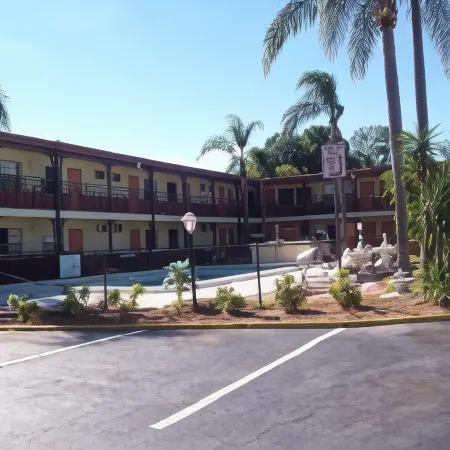 Econo Lodge St Petersburg Central