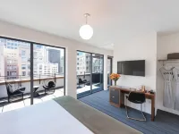 The State Hotel Hotels near Gum Wall