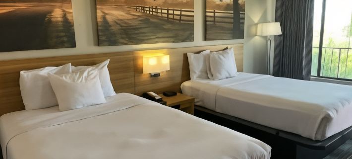 Days Inn & Suites by Wyndham Mobile Hotels in Mobile County