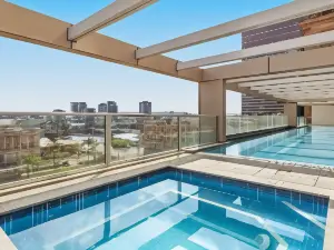 Oaks Brisbane Casino Tower Suites