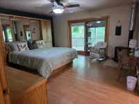 Private Scenic Ozark Mountain Retreat Near Beautiful Current River; Sleeps 1-10! - Wi-Fi
