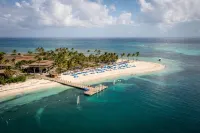 Beautiful Quiet and Luxurious Apartment Overviewing the Renaissance Marina! - 2-Star