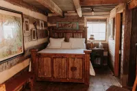 Stay at these upscale, historic cabins set in New Braunfels near Guadalupe River - ブティック